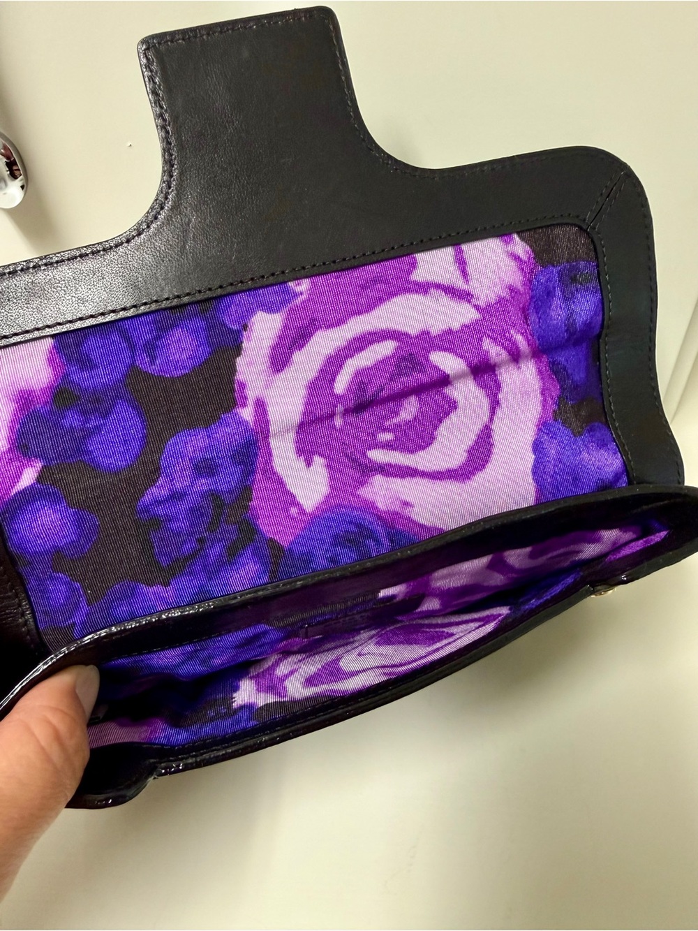Kate Spade New York Black Leather Clutch Wristlet Gold Studs Purple Floral - Picture 5 of 5